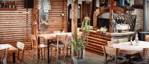 Restoran "Stari Orah", samo 2 minuta od vaše brvnarice. Sjajna sremska kuhinja.