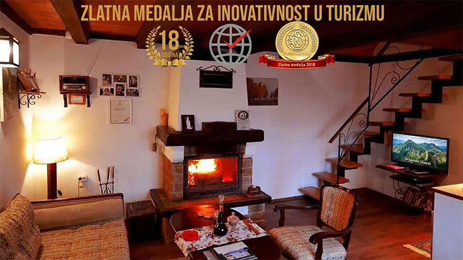 fruska gora smestaj u brvnari sa kaminom ranc platan