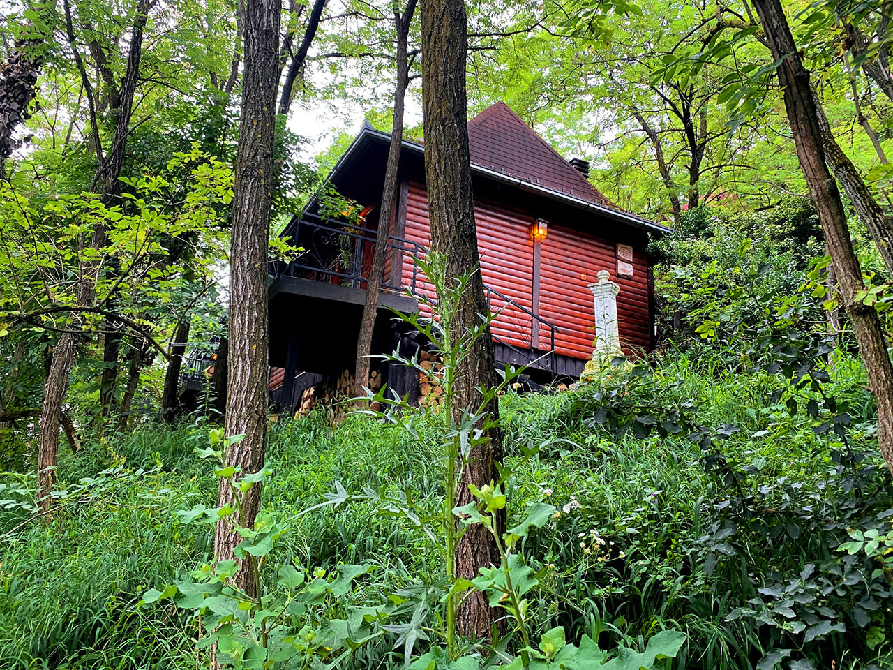 Jedinica brvnare Platan spolja